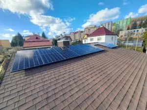 Fotovoltaická elektrárna 5,4 kWp s baterií 11,1 kWh, Děčín, foto střechy, fotovoltaické panely